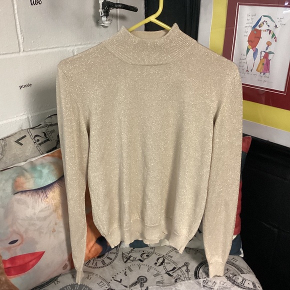 GOLD GLITTER. TURTLE NECK SWEATER SEE SIZE dimension s - Picture 1 of 6